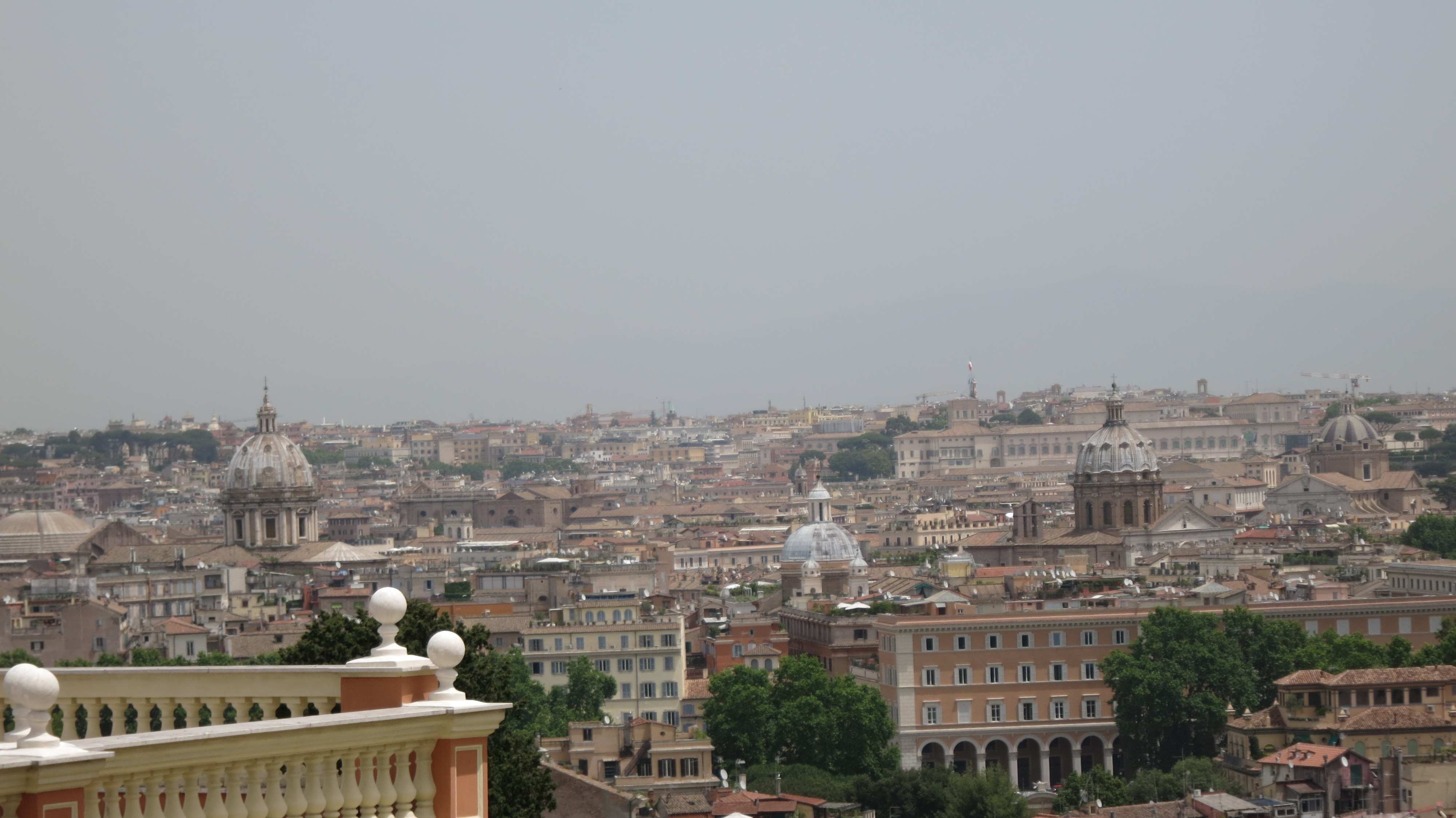 
                       Figure 1: A view from a place near Piazza Di S. Pietro in Montorio
                  