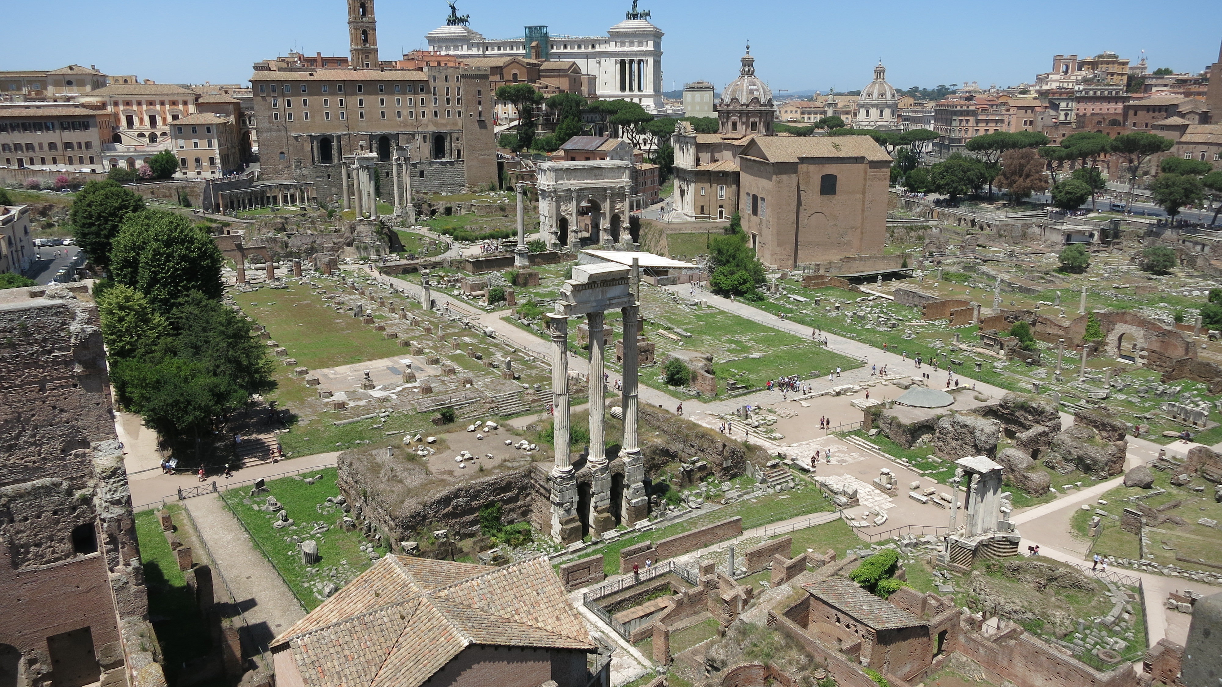 
                       Figure 3: Another view of the forum from the Palatine
                  